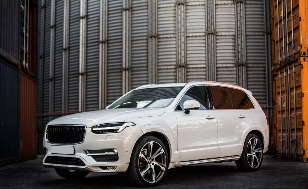 Why Is It Better to Rent an SUV in Dubai?